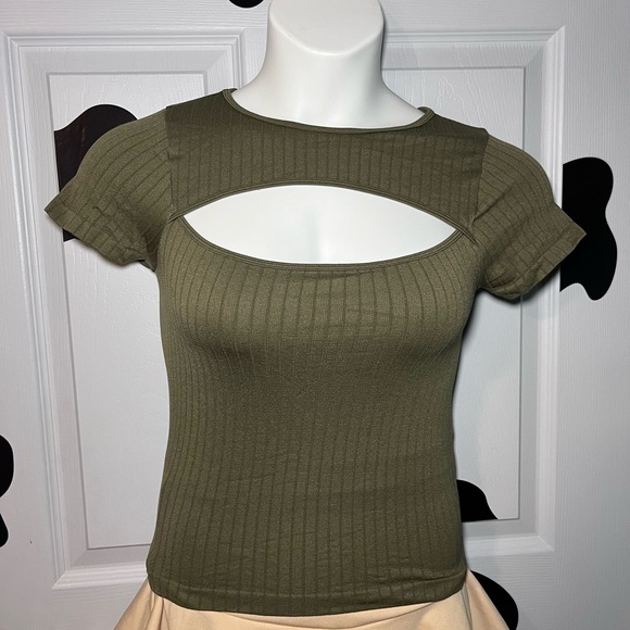 Top - Picture 3 of 5